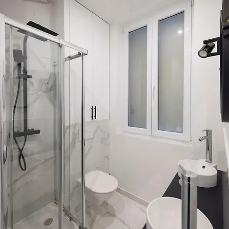 Modern In Nation * פריז