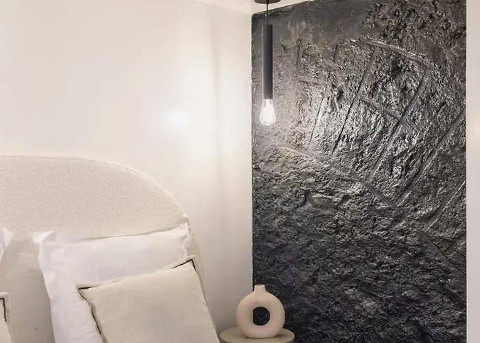 Modern In Nation Paris